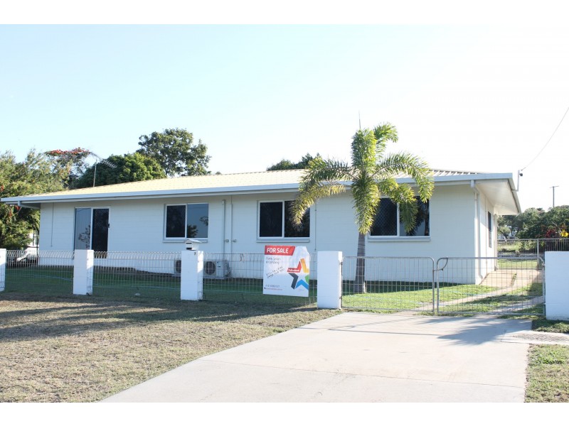 7 Queens Road, Bowen QLD 4805