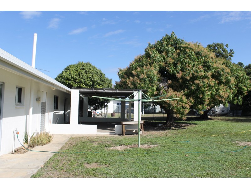 7 Queens Road, Bowen QLD 4805