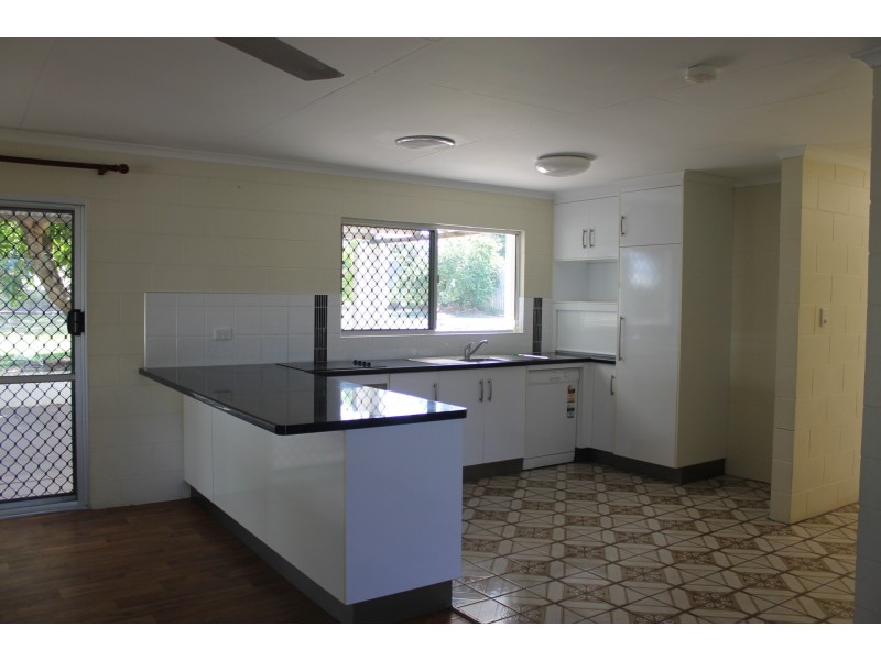 7 Queens Road, Bowen QLD 4805