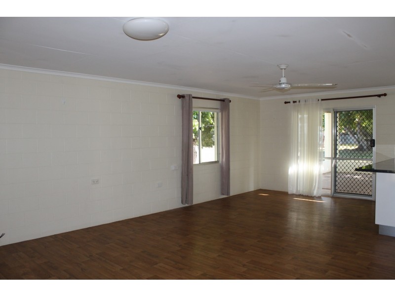 7 Queens Road, Bowen QLD 4805