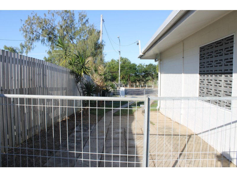 7 Queens Road, Bowen QLD 4805