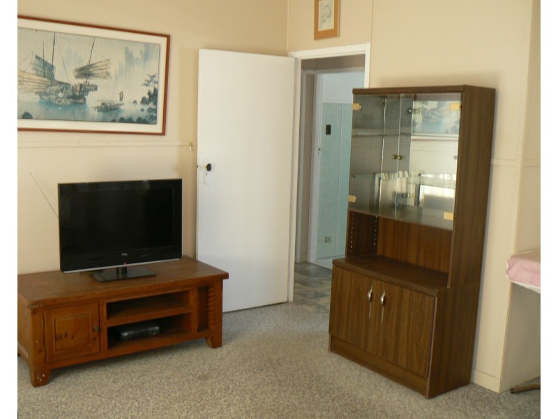 17 Russell Street, Bowen QLD 4805