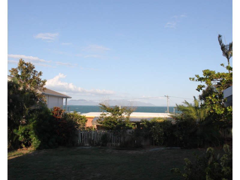 14 Casuarina Street, Bowen QLD 4805