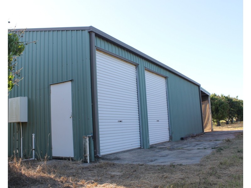 8 Inverdon Road, Bowen QLD 4805