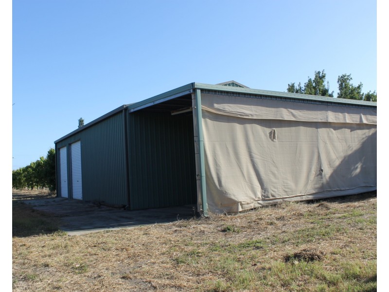 8 Inverdon Road, Bowen QLD 4805