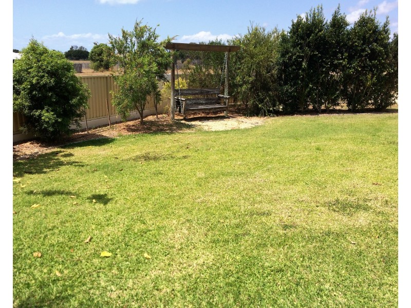 14 Silk Road, Bowen QLD 4805