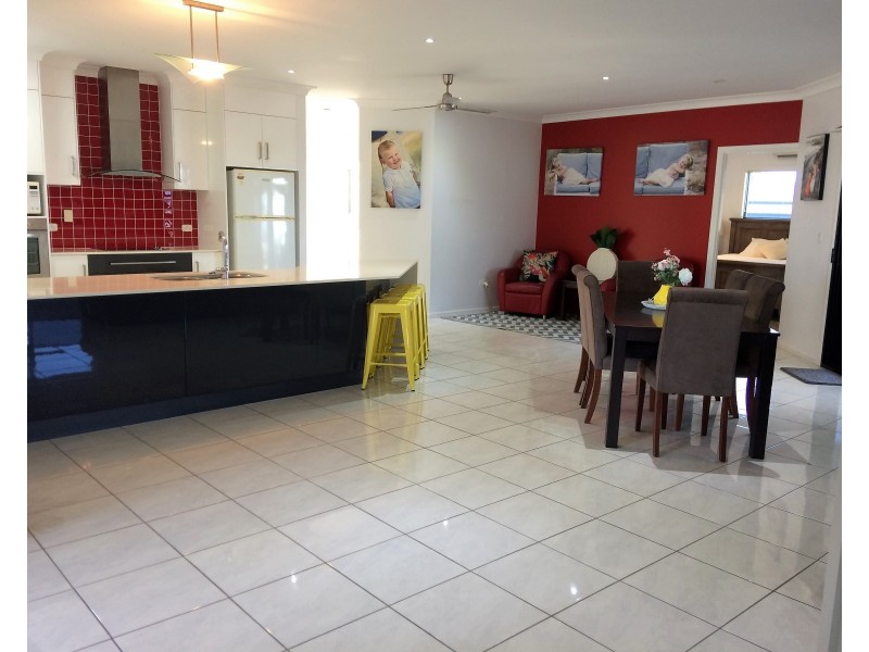 18 Reynolds Street, Bowen QLD 4805