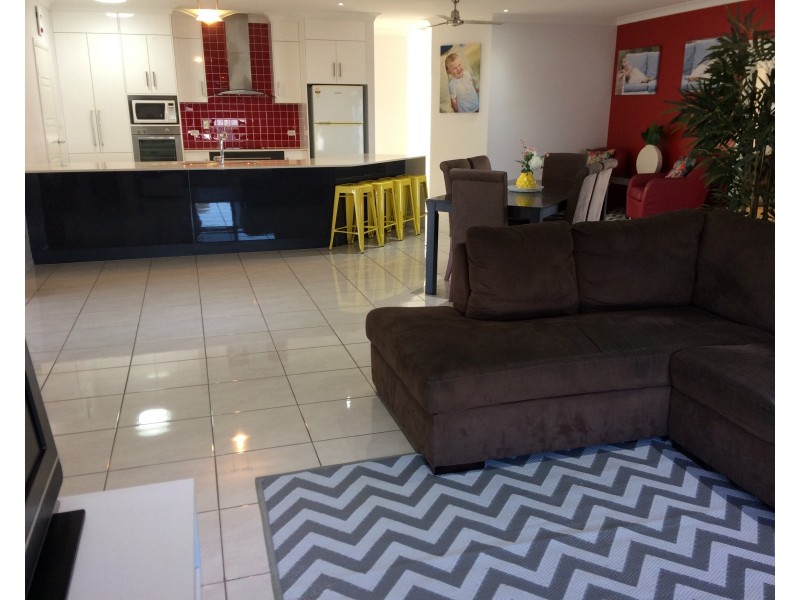 18 Reynolds Street, Bowen QLD 4805