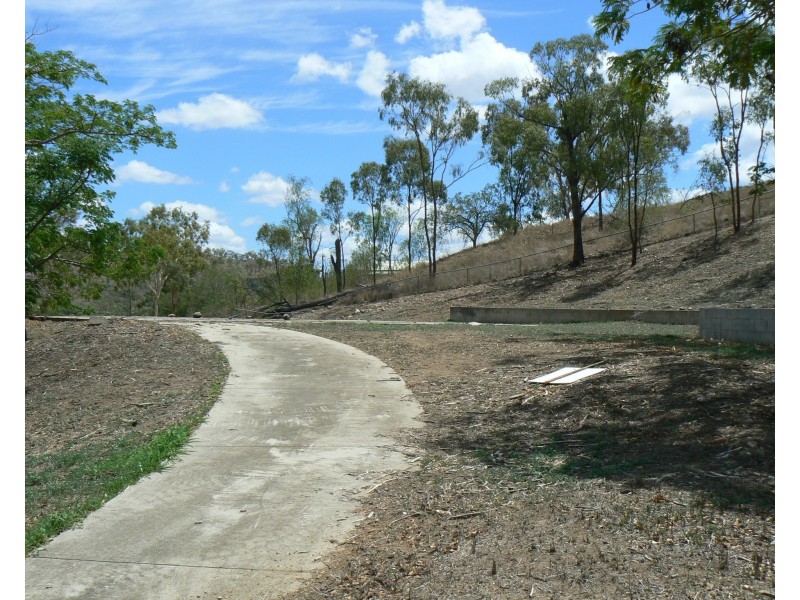 3 Logan Street, Collinsville QLD 4804