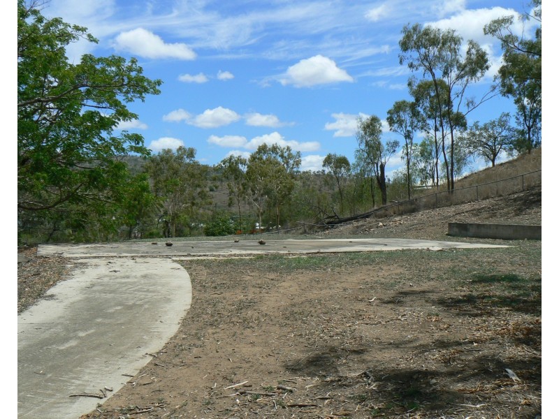 3 Logan Street, Collinsville QLD 4804