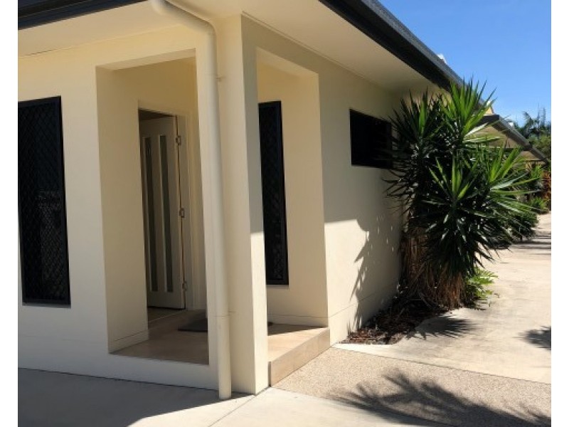 1/56 Murroona Street, Bowen QLD 4805