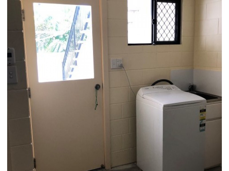 1/56 Murroona Street, Bowen QLD 4805