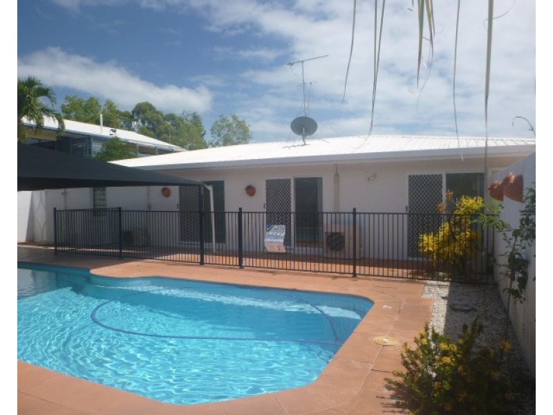 51 Edwards Esplanade, Brisk Bay QLD 4805