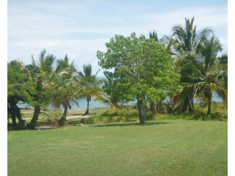 51 Edwards Esplanade, Brisk Bay QLD 4805