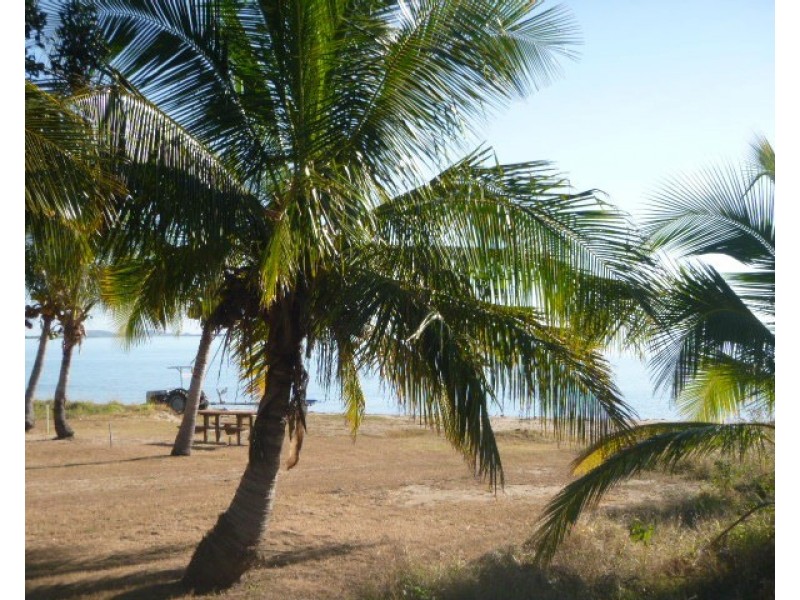 51 Edwards Esplanade, Brisk Bay QLD 4805