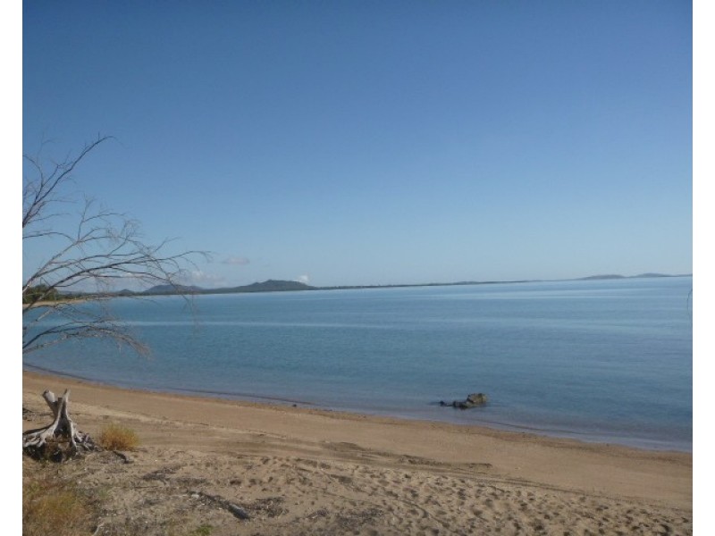 51 Edwards Esplanade, Brisk Bay QLD 4805