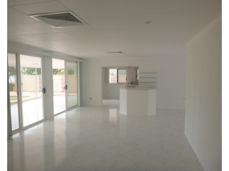 51 Edwards Esplanade, Brisk Bay QLD 4805