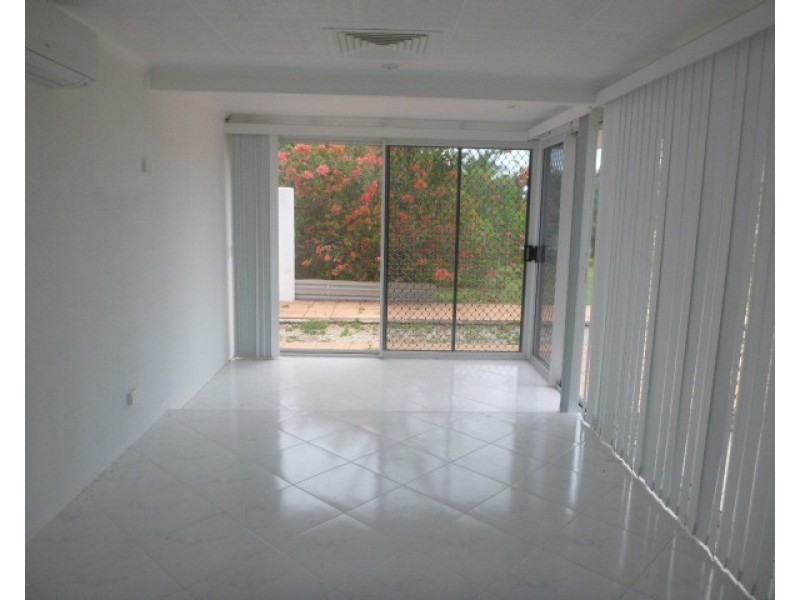 51 Edwards Esplanade, Brisk Bay QLD 4805