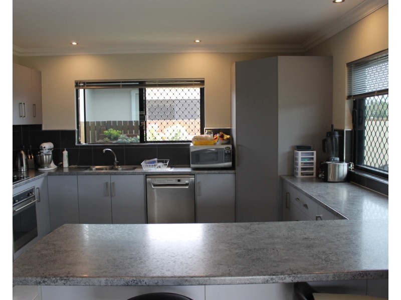 17 Lime Tree Court, Bowen QLD 4805