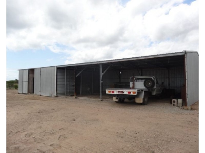 18588 Bruce Highway, Bowen QLD 4805