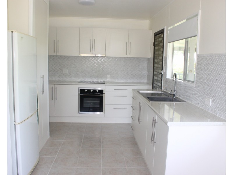 42 Crofton Street, Bowen QLD 4805