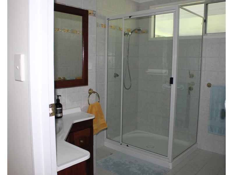 42 Crofton Street, Bowen QLD 4805