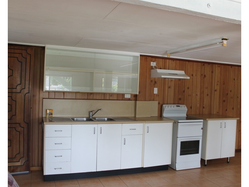 42 Crofton Street, Bowen QLD 4805