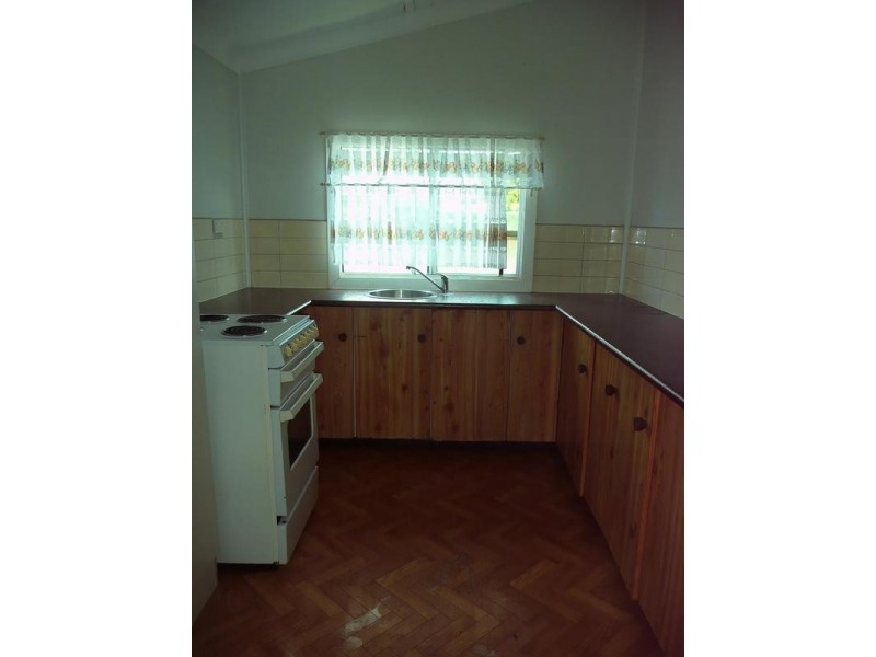 34 Creek Street, Bowen QLD 4805