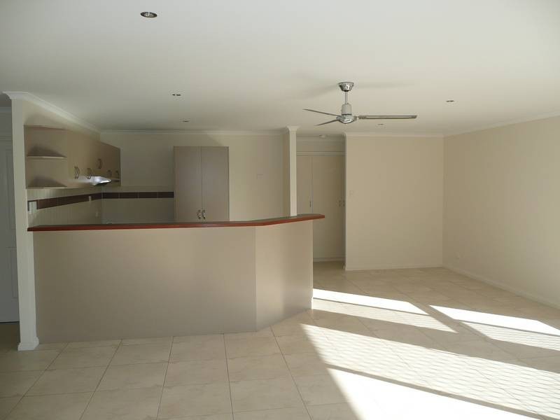 8 Hillview Place, Bowen QLD 4805