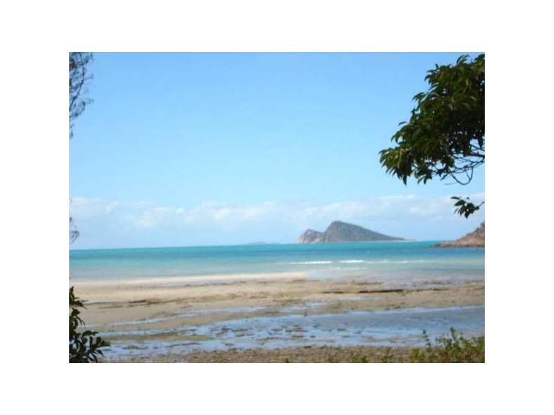 48 Gloucester Avenue Avenue, Airlie Beach QLD 4802