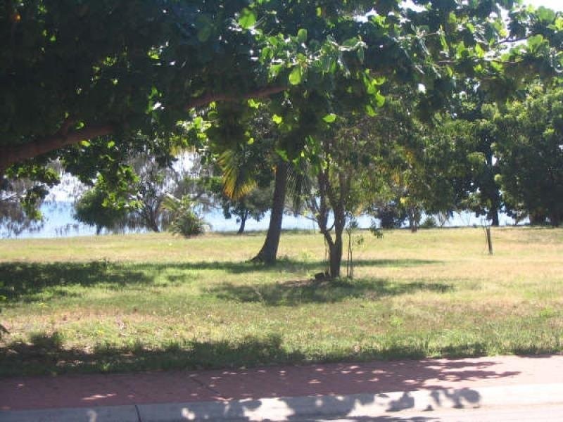 65 Horseshoe Bay ROAD, Bowen QLD 4805