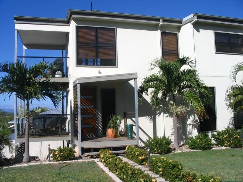 2 Lotus LANE, Bowen QLD 4805