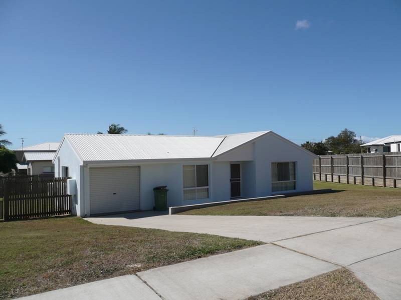 4 Allan PLACE, Bowen QLD 4805