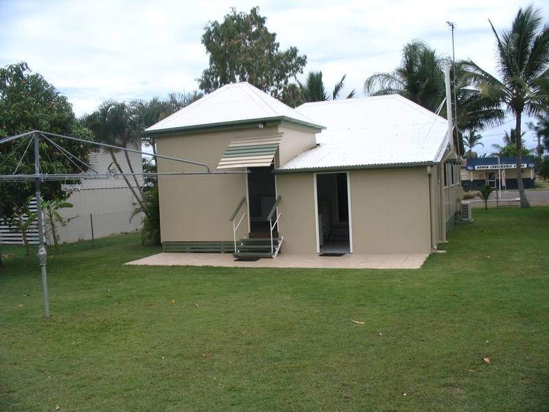 90 Powell STREET, Bowen QLD 4805