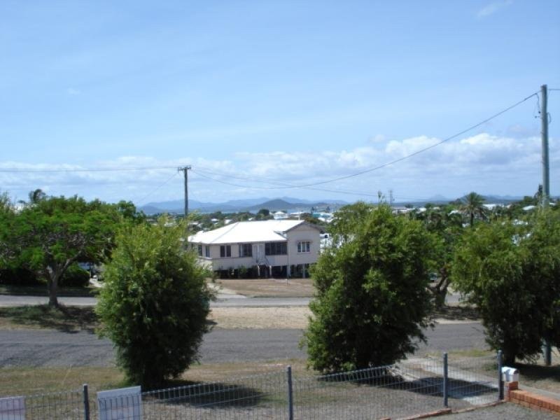2 Kennedy STREET, Bowen QLD 4805