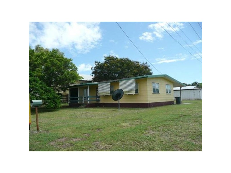 20 West STREET, Bowen QLD 4805