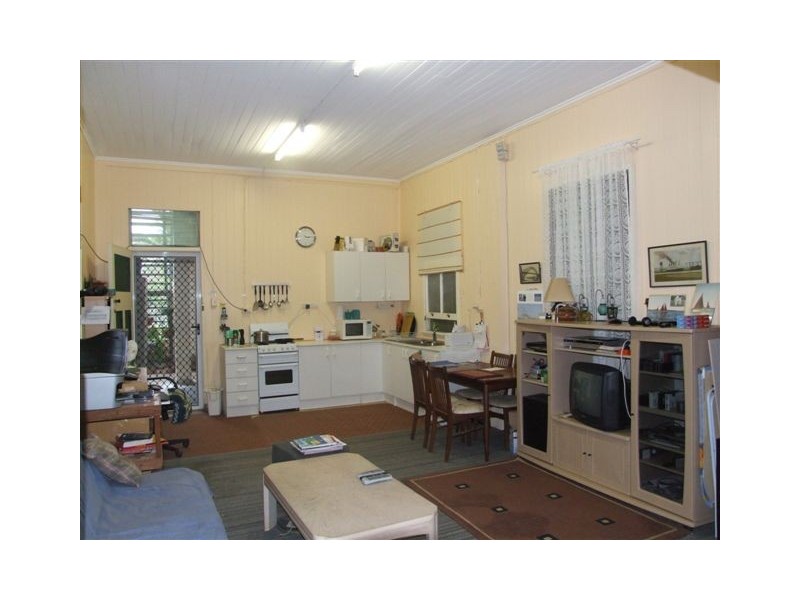 46 Poole STREET, Bowen QLD 4805