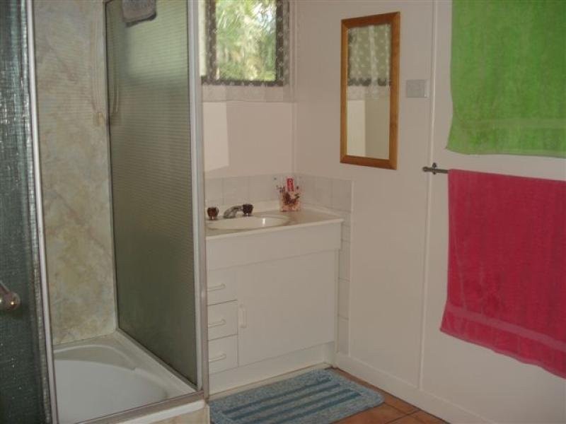 10 Henderson STREET, Collinsville QLD 4804