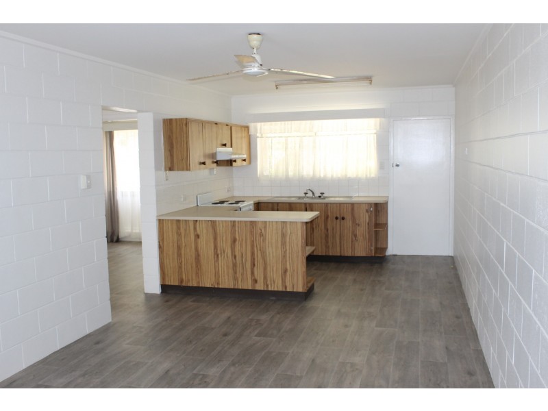 17 Casuarina STREET, Bowen QLD 4805