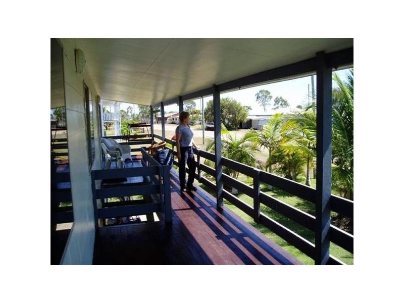 61 Whyte AVENUE, Brisk Bay QLD 4805