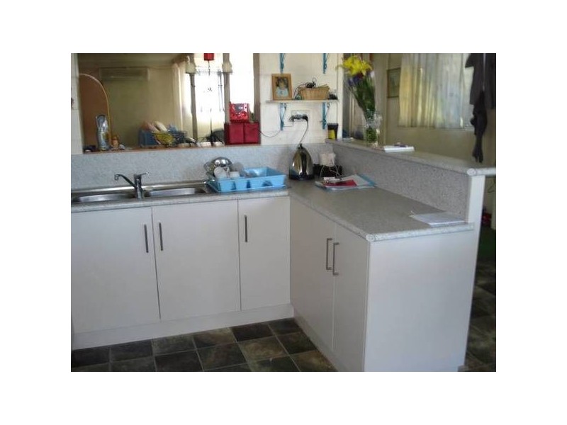 61 Whyte AVENUE, Brisk Bay QLD 4805