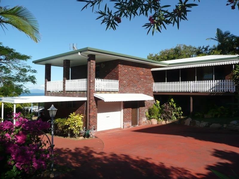 25 Rose Bay ROAD, Bowen QLD 4805