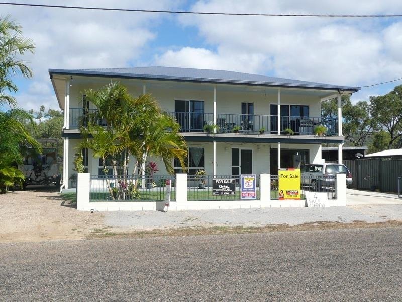 17 Pitcain AVENUE, Brisk Bay QLD 4805