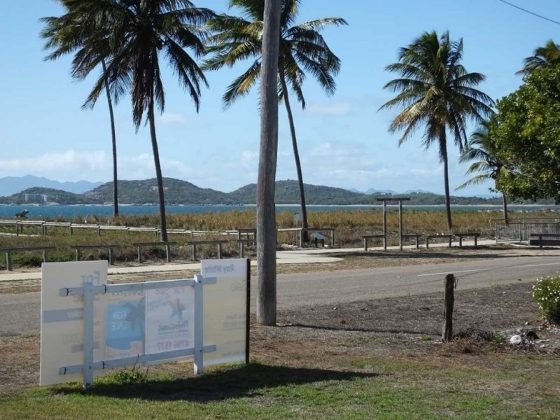 63 Esplanade, Bowen QLD 4805