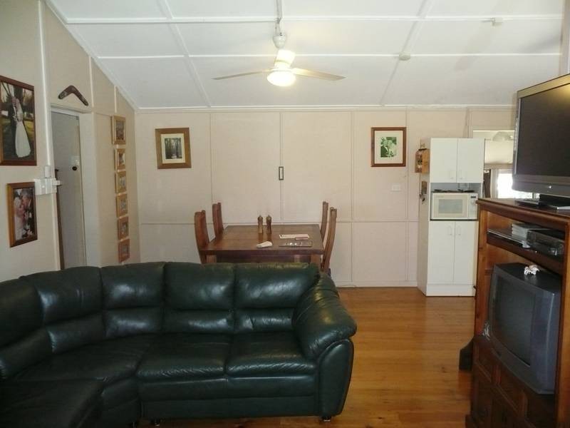 28 Tracey STREET, Bowen QLD 4805