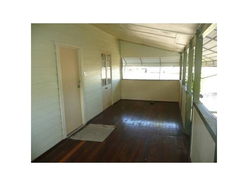 27 Seventh AVENUE, Scottville QLD 4804