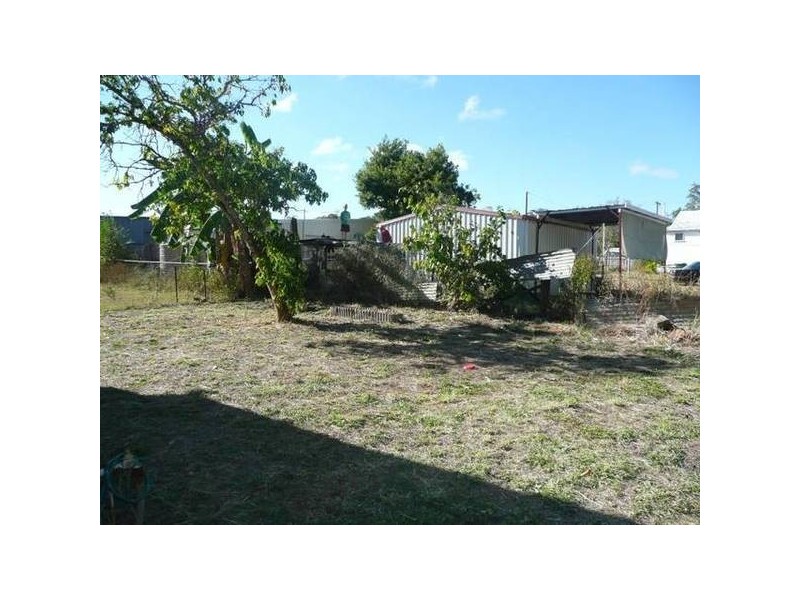 27 Seventh AVENUE, Scottville QLD 4804