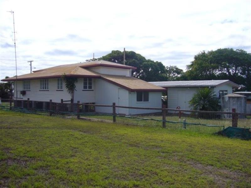 1 Daniel STREET, Bowen QLD 4805