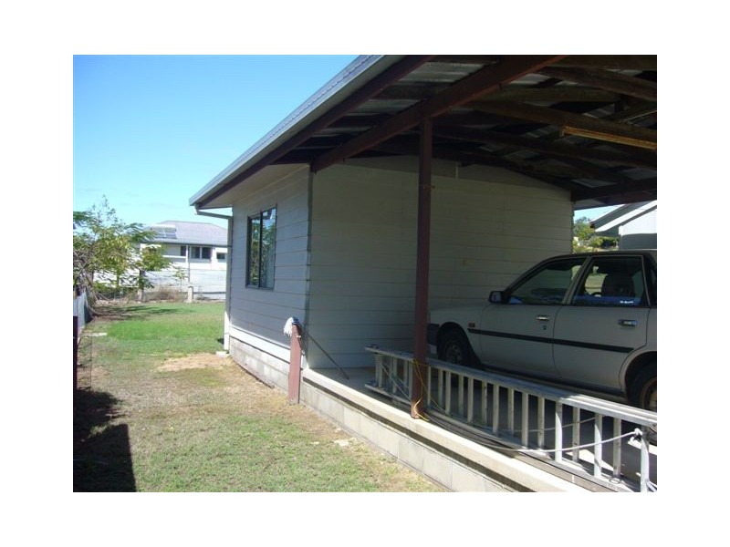 1 Daniel STREET, Bowen QLD 4805