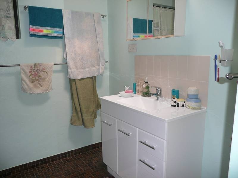 13 Mullers LANE, Bowen QLD 4805